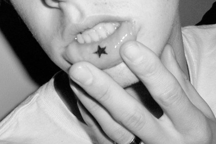  inside lip tattooing