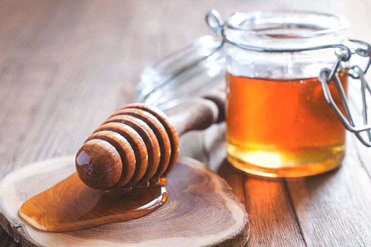  Raw Honey to treat Sore Throat