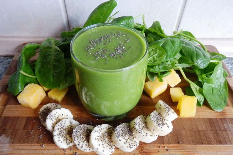 Chia seed and spinach smoothie