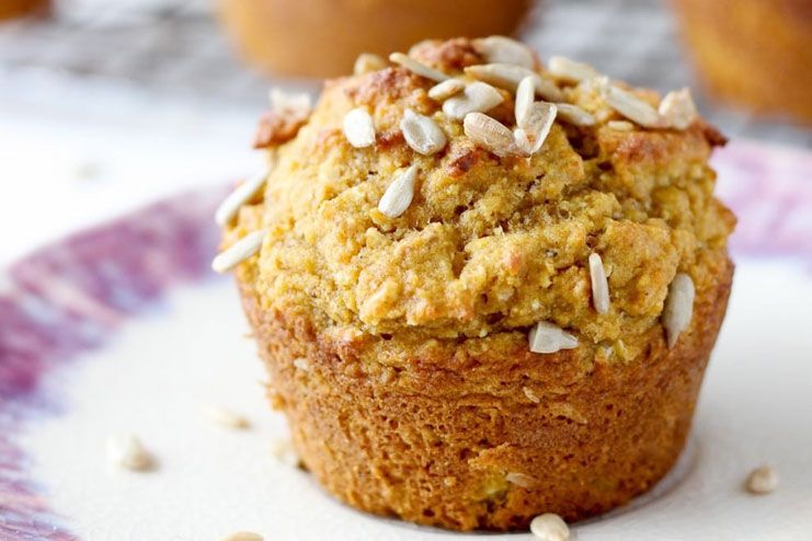 Breakfast muffins with whole grain flour