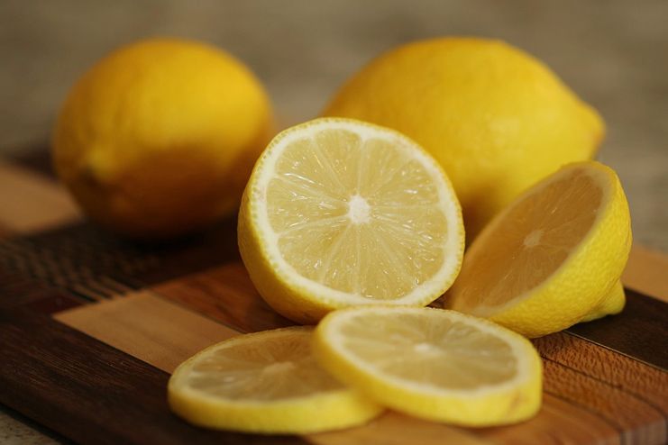 Lemon Juice for Swollen Feet