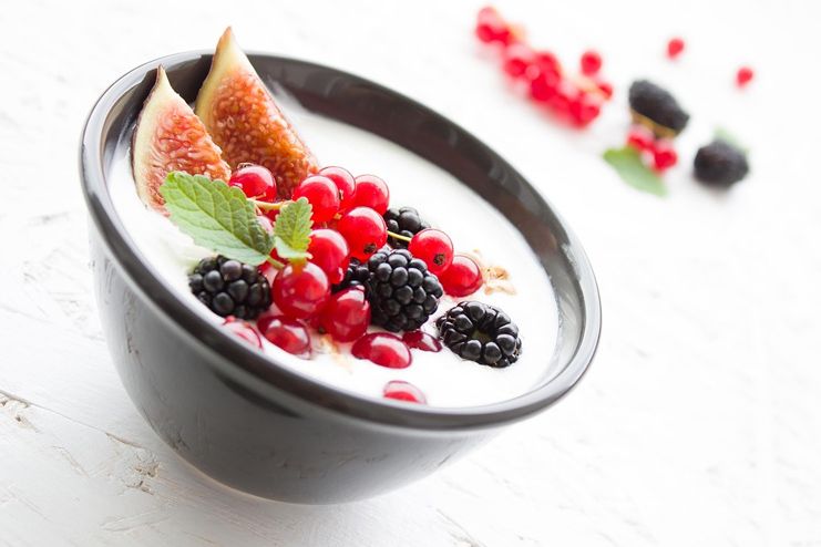 Yoghurt with fruit