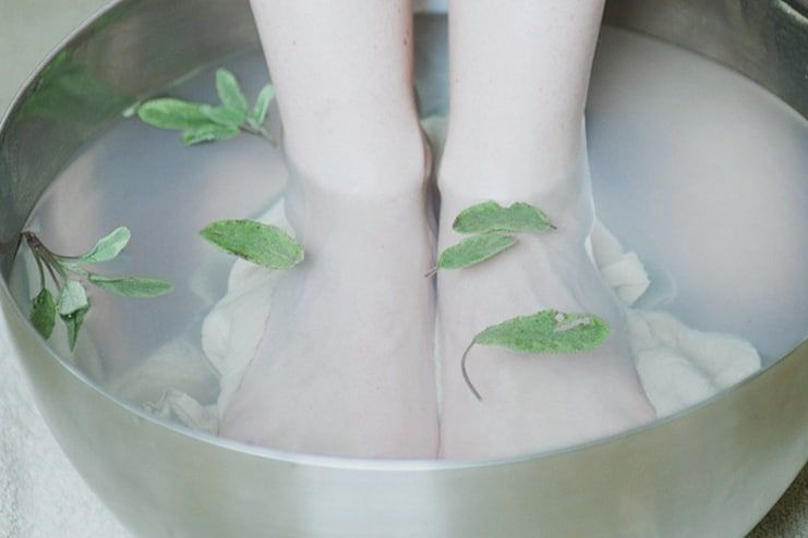 Listerine foot soak for foot odor