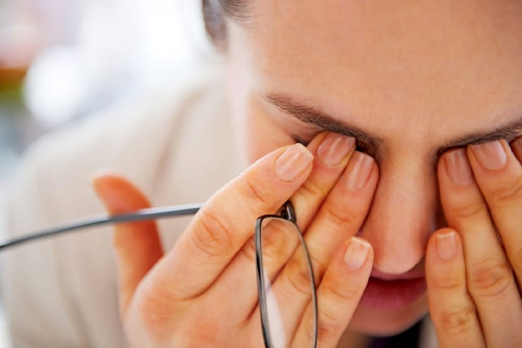 What are the causes of dry eyes