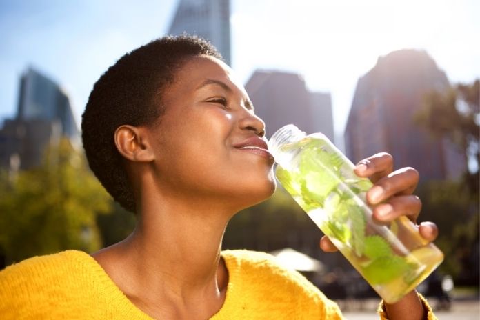 How to Make Detox Water a Part of Your Daily Routine