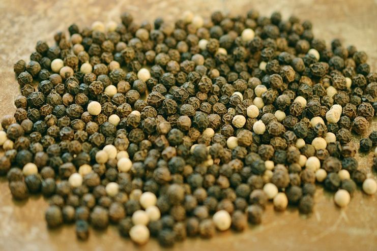 23 Incredible Benefits of Black Pepper for Skin, Hair and Overall Health