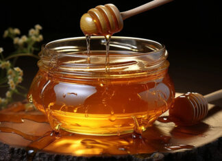 Honey for Glowing Skin – 11 Tricks To Bring Out The Inner Glow Honey-for-Glowing-Skin