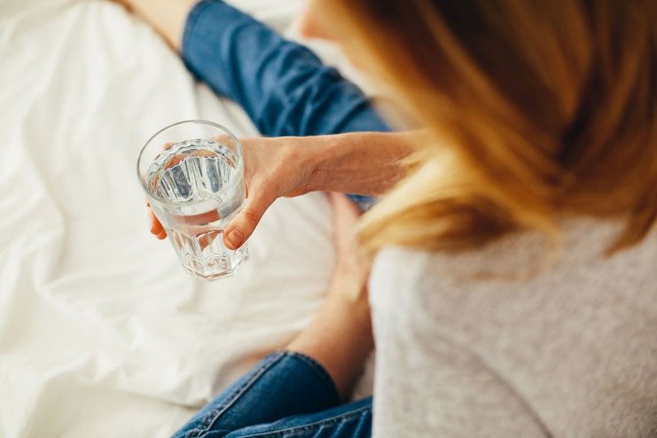 Drinking Water Before Bed – Is It Medically Advisable?