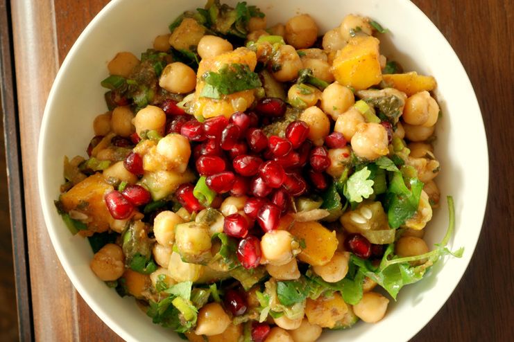 Chickpea Salad with veggies and fruits