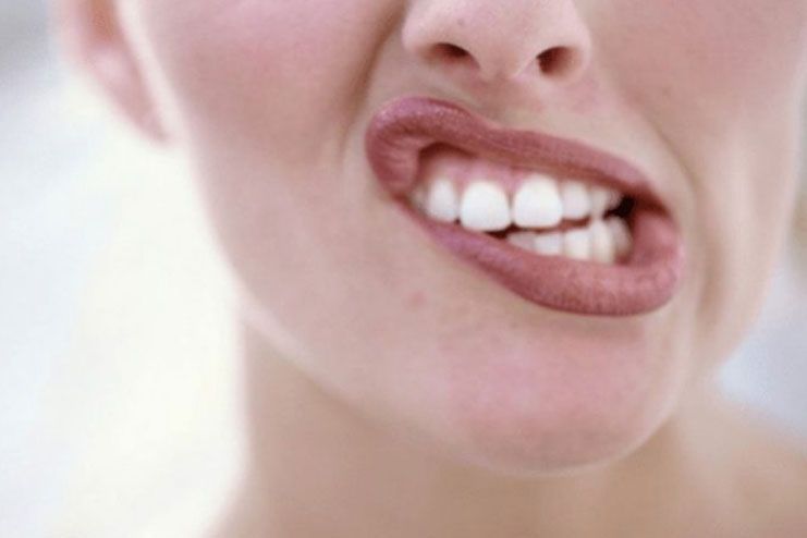Signs and symptoms of lip twitching. src: www.ayurhealthtips.com. 