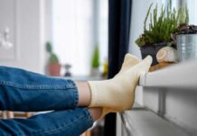 Top 12 Diabetic Socks for Ultimate Comfort and Protection Top-12-Diabetic-Socks-in-2024