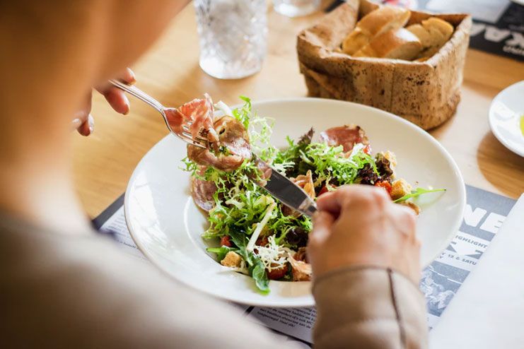 Focus on eating a wholesome lunch