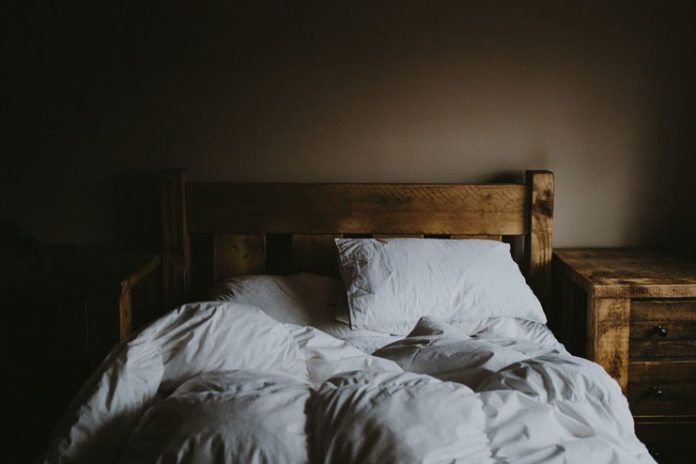 10 Bedtime Habits That Should Be Avoided