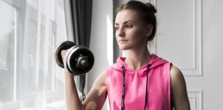 8 Doable Dumbbell Chest Exercises Without A Bench To Sculpt Your Upper Body 8 Doable Dumbbell Chest Exercises Without A Bench To Sculpt Your Upper Body