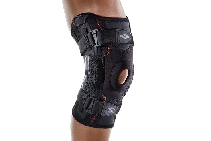 Shock doctor hinged knee brace for maximum support