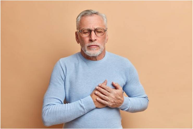 Chest pain symptom for heart attack and acid reflux