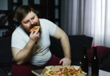 Anorexia vs. Bulimia: How These Eating Disorders Differ and Overlap Anorexia vs Bulimia