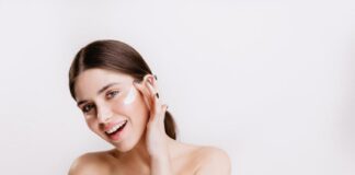 How to Build a ‘Skinimalist’ Routine Without Sacrificing Results How to Build a Skinimalist