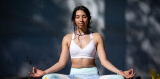 What Is Somatic Yoga? A Beginner’s Guide to This Gentle Movement Practice Somatic yoga