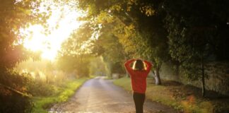 The Power of “Awe Walks” – How Experiencing Wonder Can Reduce Stress Power of Awe Walks