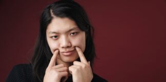 Toxic Positivity vs. Healthy Optimism – What’s the Difference? Toxic Positivity vs Healthy Optimism