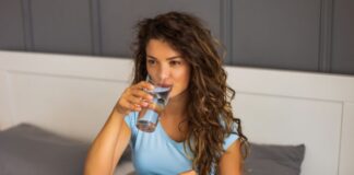 Drinking Water Before Bed: Is It Healthy or Harmful? What Science Says Drinking Water Before Bed