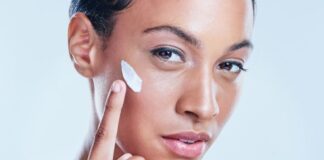 Why Your Moisturizer Isn’t Working (And How to Layer Skincare the Right Way) Why Your Moisturizer Isnt Working