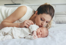 First 24 Hours at Home with Your Newborn: What to Expect and How to Survive First 24 Hours at Home with Your Newborn
