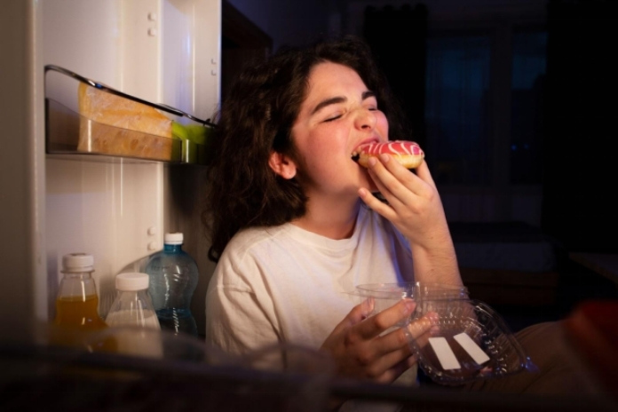 Does Eating Late at Night Cause Weight Gain? Myth vs Reality Does Eating Late at Night Cause Weight Gainht Gain