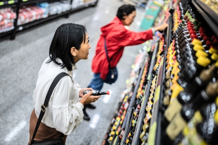 Liquid Aminos vs Soy Sauce: What’s the Difference – and Which Is Healthier? Liquid Aminos vs Soy Sauce