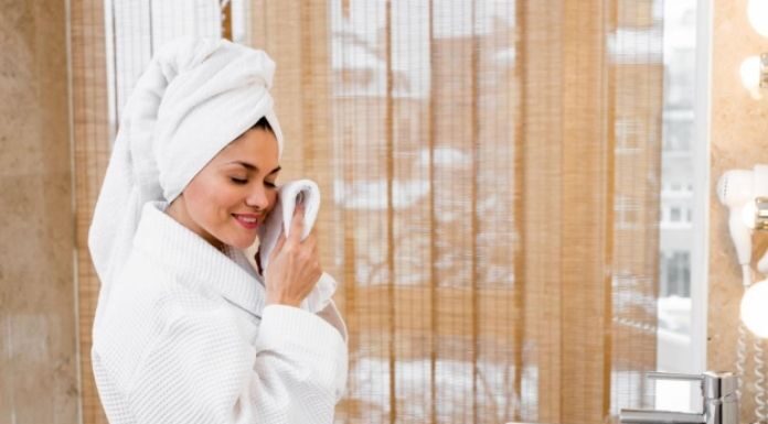 How to Take an Everything Shower: The Right Order for Hair, Skin, and Body Care How to Take an Everything Shower_ The Right Order for Hair, Skin, and Body Care