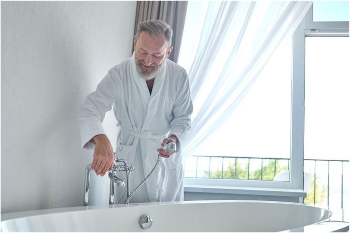 How to Prepare a Safe, Dermatologist-Approved Bleach Bath