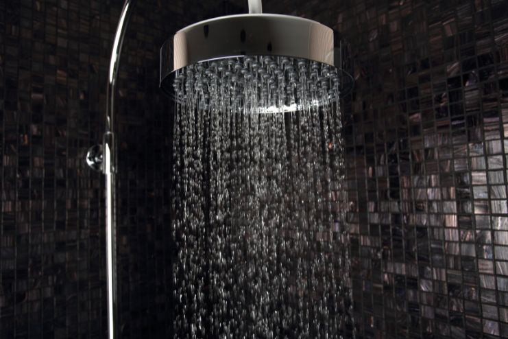 What Is Dark Showering and Why Are People Trying It