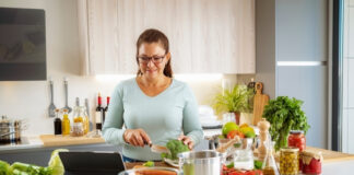 Chrononutrition for Pregnancy: How Meal Timing Can Prevent Stunting and Gestational Risks Chrononutrition for Pregnancy How Meal Timing Can Prevent Stunting and Gestational Risks