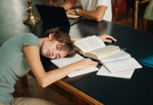 Foods That Make You Sleepy While Studying (And What to Eat Instead) Foods That Make You Sleepy While Studying