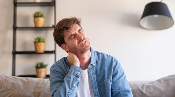 Stiff Every Morning? Here’s the Real Reason – and a 5-Minute Routine to Loosen Up Fast Stiff Every Morning