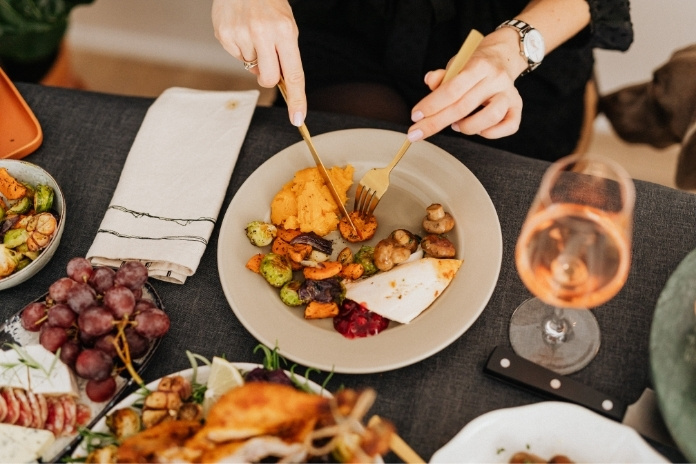 The 3-Step Somatic Pause How to Sit With Intense Food Cravings Without Overreacting The 3-Step Somatic Pause How to Sit With Intense Food Cravings Without Overreacting