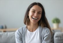 The 30-Second Connection Habit Linked to Better Cognitive Health The 30-Second Connection Habit