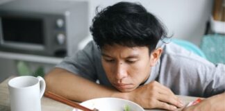 Why Am I Feeling Full So Quickly? Early Satiety Causes and When to See a Doctor Why Am I Feeling Full So Quickly
