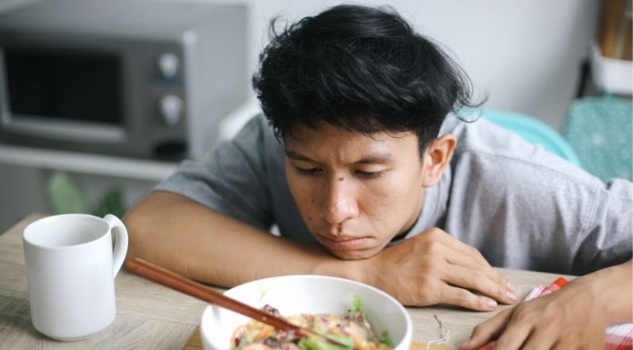 Why Am I Feeling Full So Quickly? Early Satiety Causes and When to See a Doctor Why Am I Feeling Full So Quickly