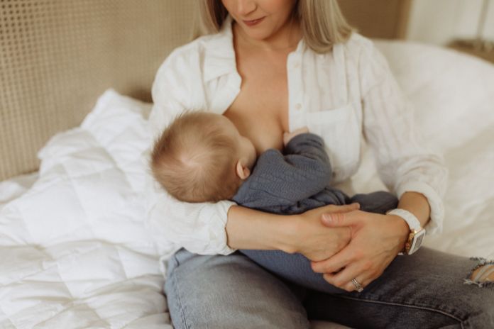 Common Symptoms Nursing Moms May Experience