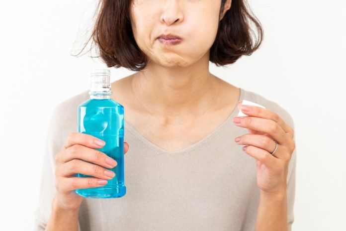 How to Use Mouthwash Correctly